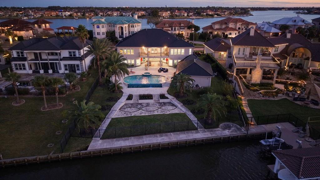 1907 Ray Shell Court