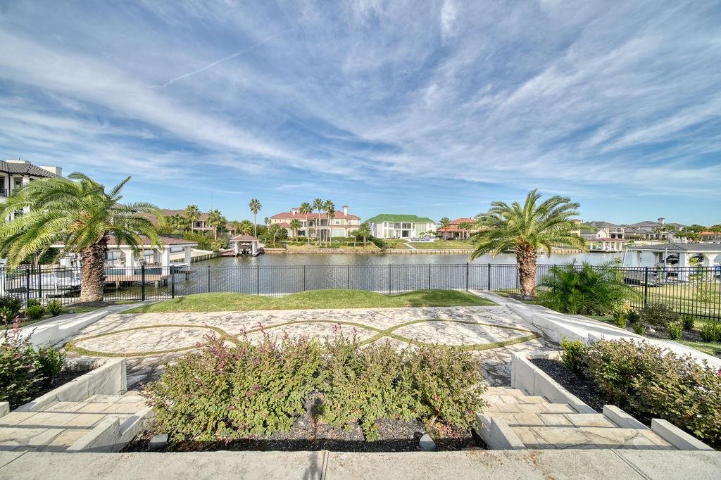 1907 Ray Shell Court