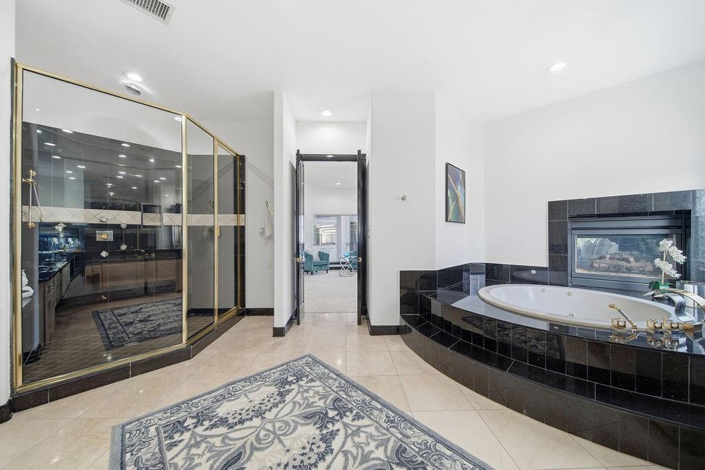 1907 Ray Shell Court