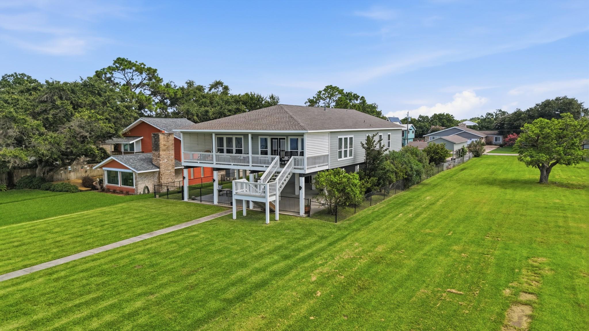 2534 Cliff Drive