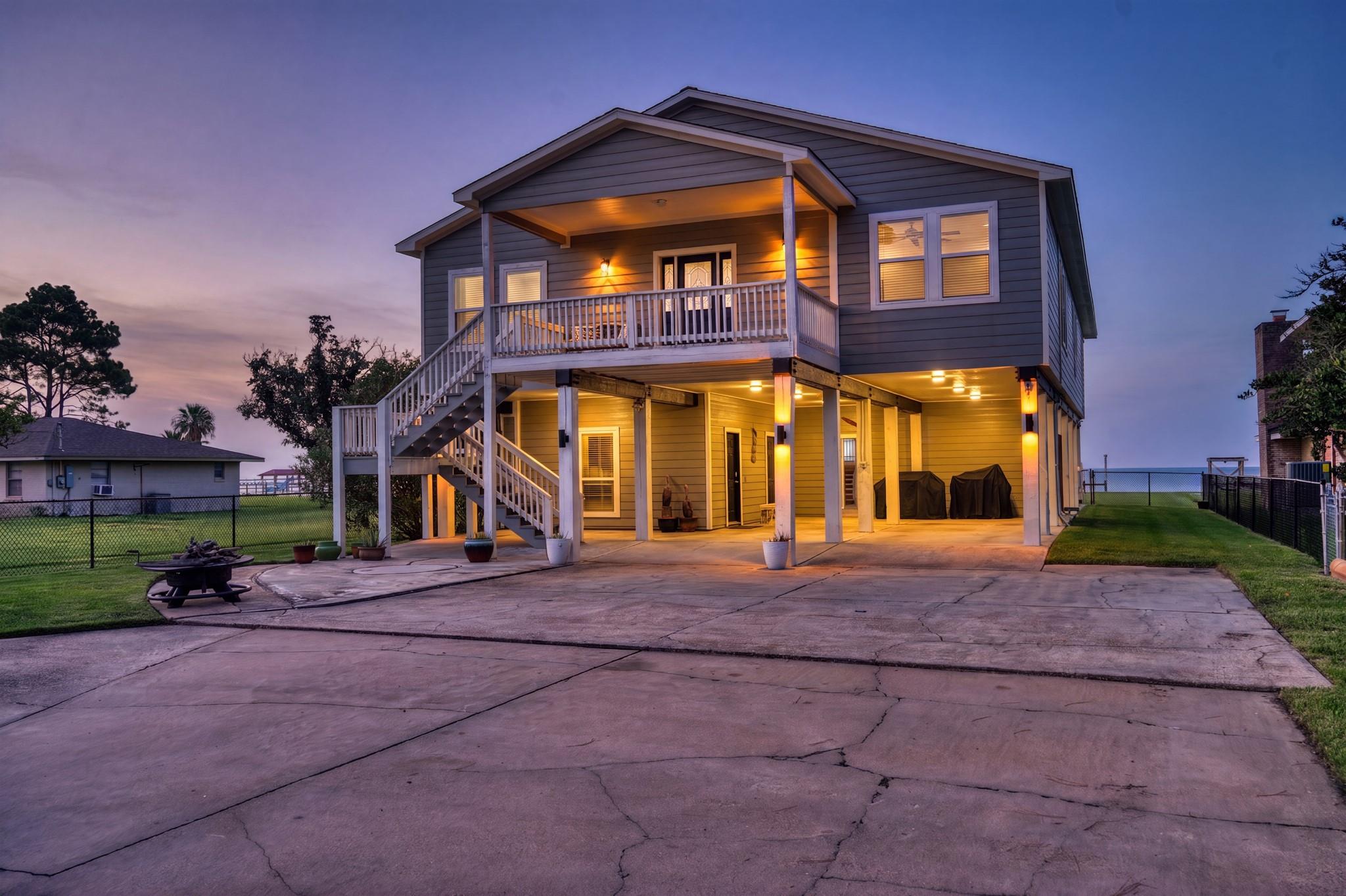 2534 Cliff Drive