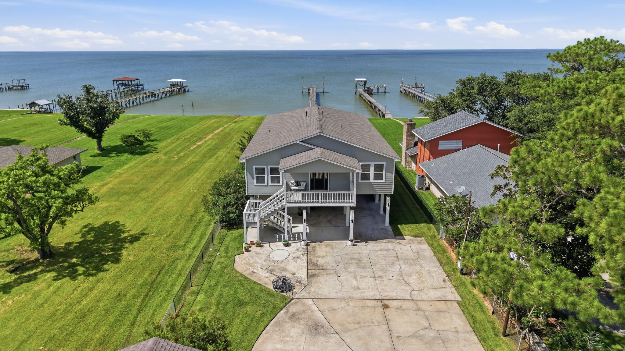 2534 Cliff Drive