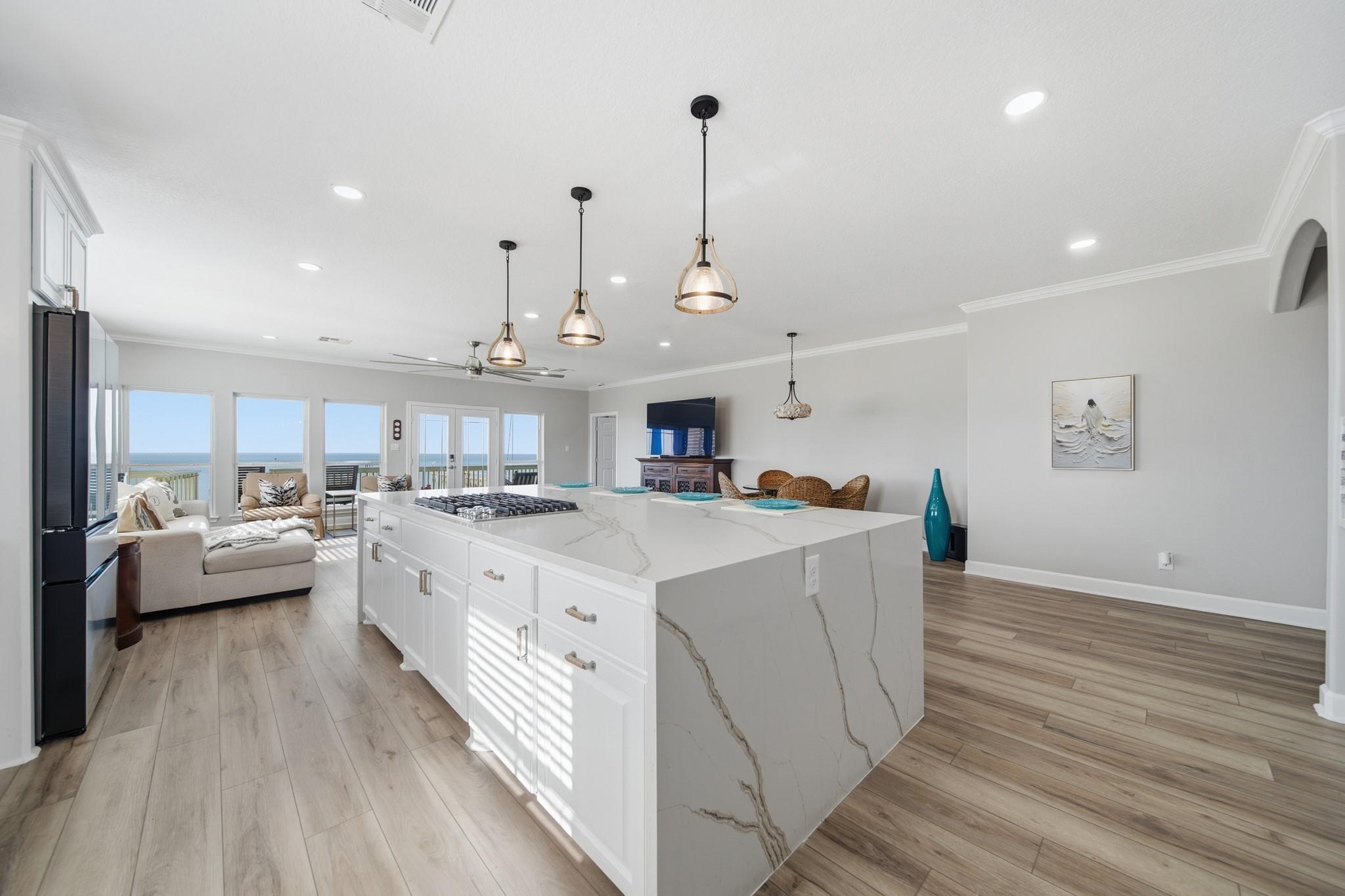 2534 Cliff Drive
