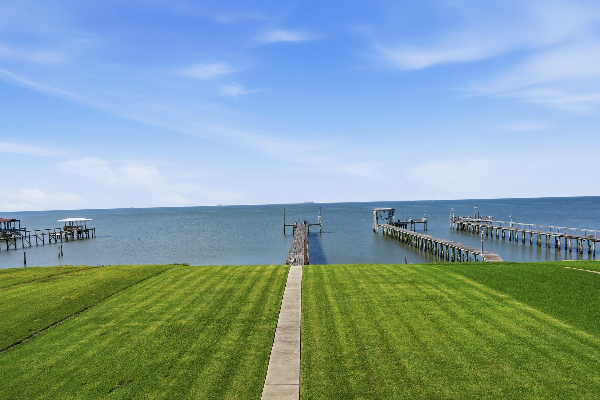 2534 Cliff Drive