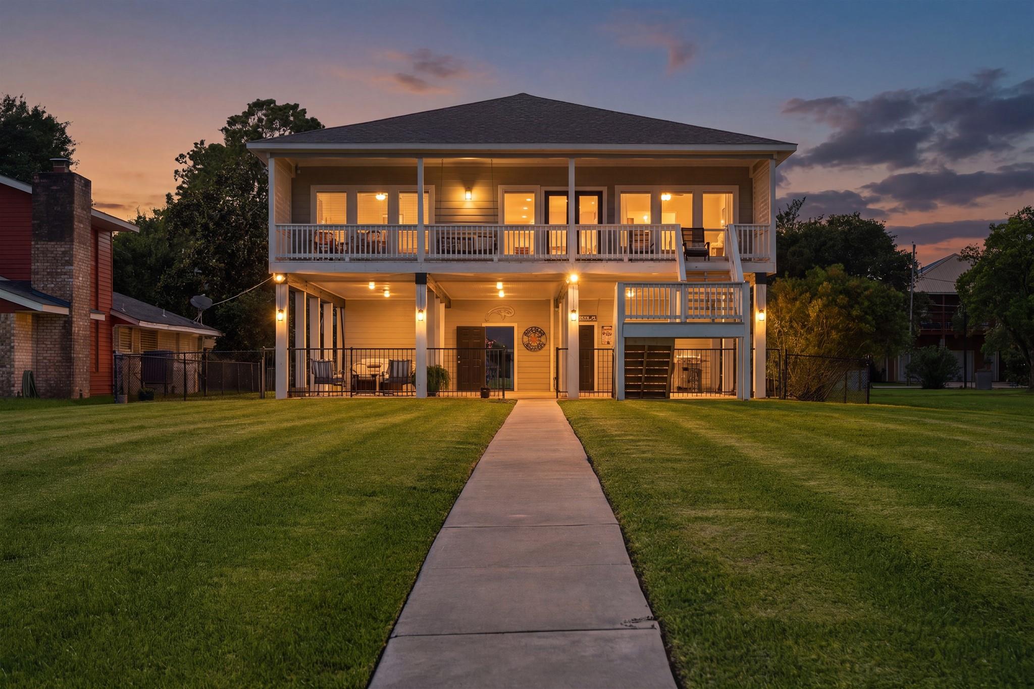 2534 Cliff Drive