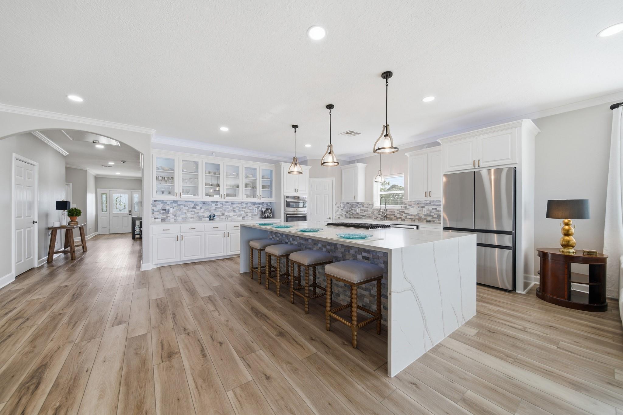 2534 Cliff Drive