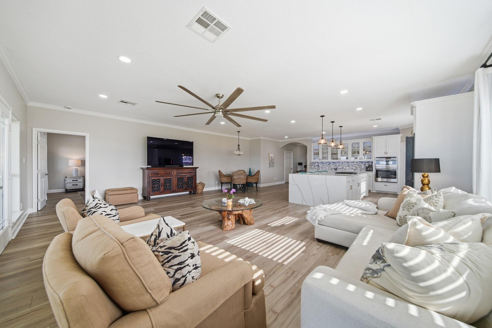 2534 Cliff Drive