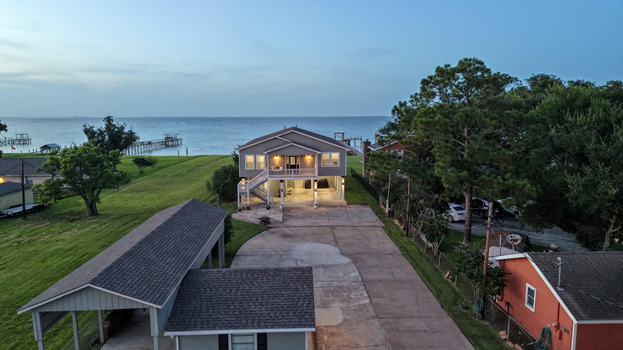 2534 Cliff Drive