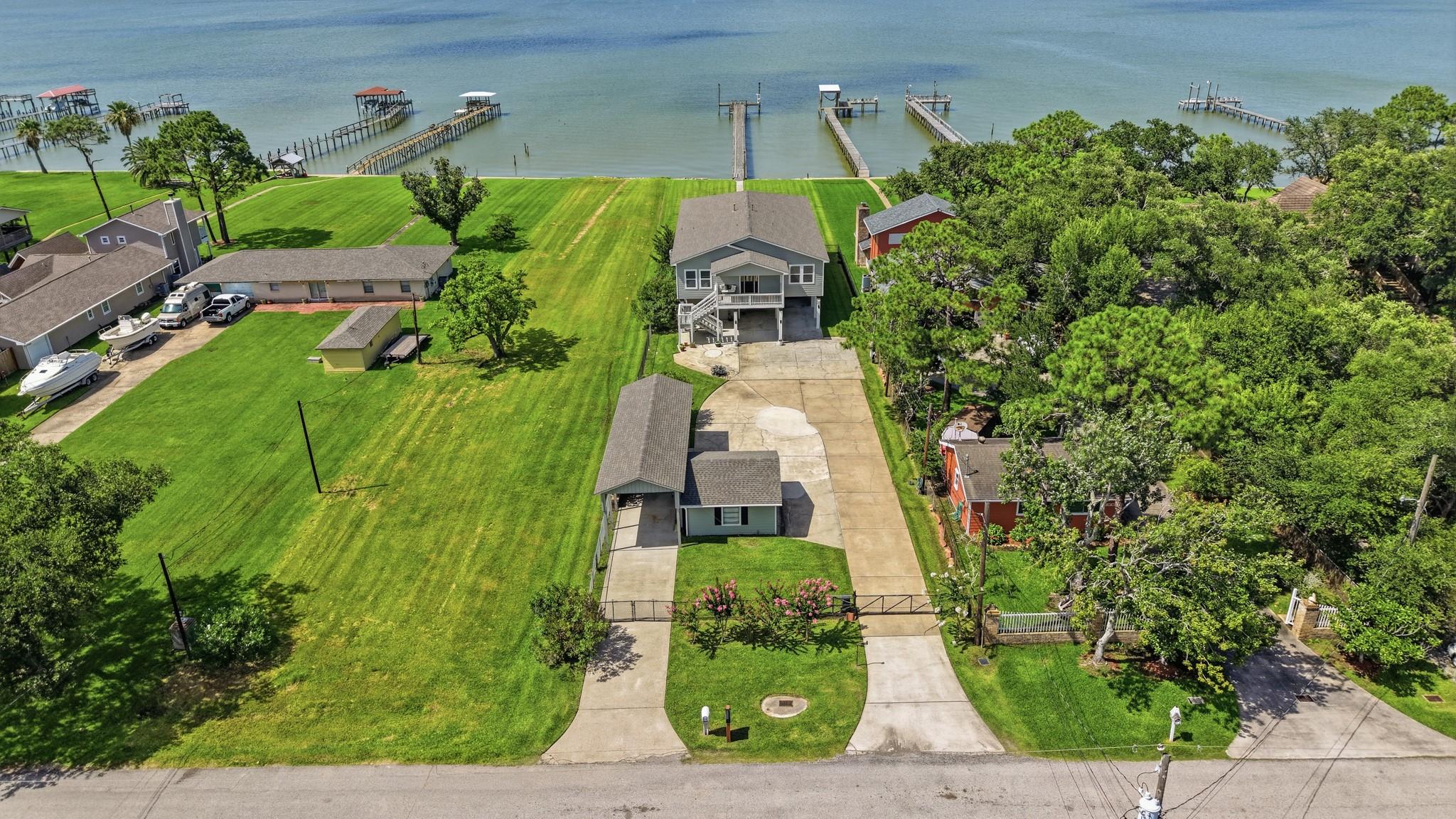2534 Cliff Drive