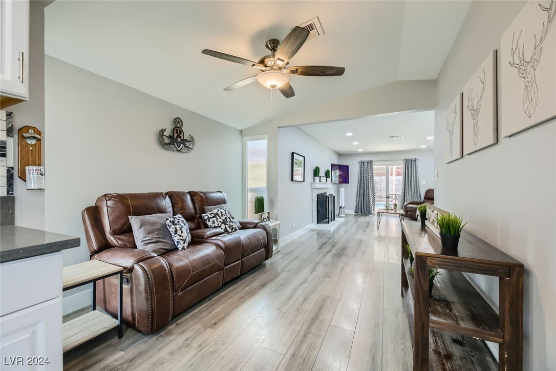 6821 Laronda Lane