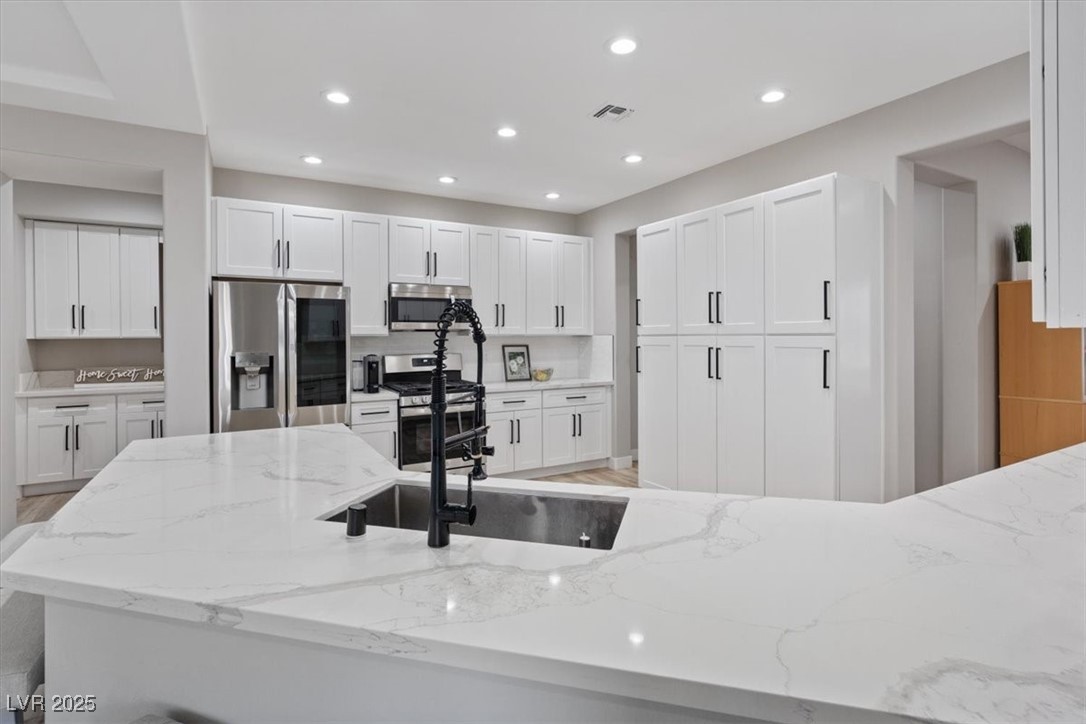 2862 Sapphire Desert Drive