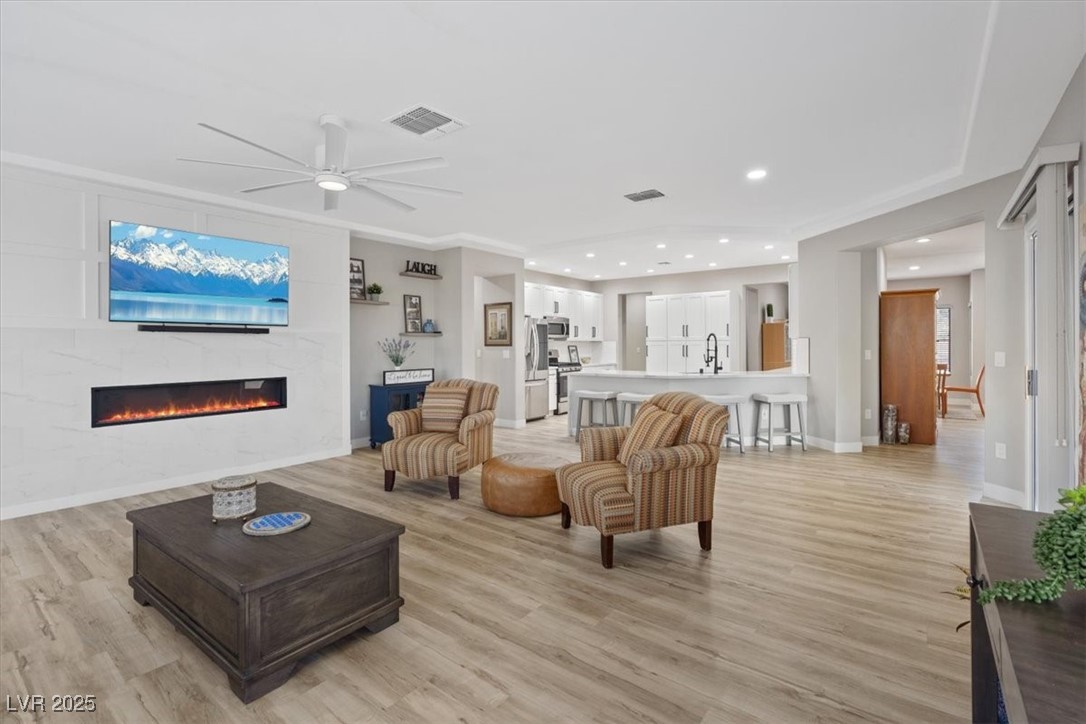 2862 Sapphire Desert Drive