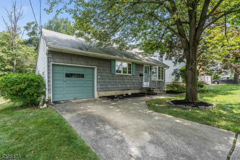 5 Stratford Rd