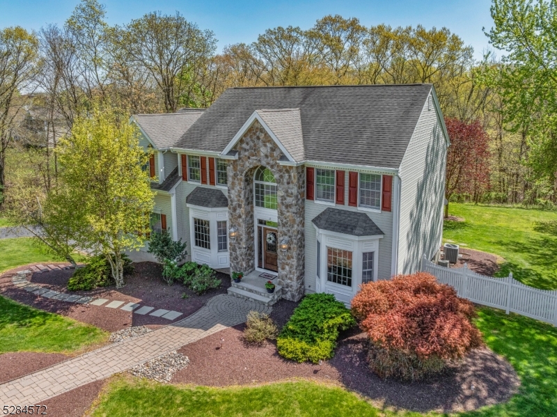 13 Parkland Dr
