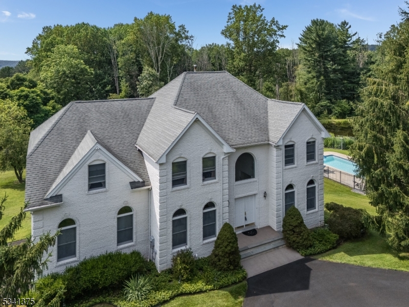 10 KELSEY FARM ROAD