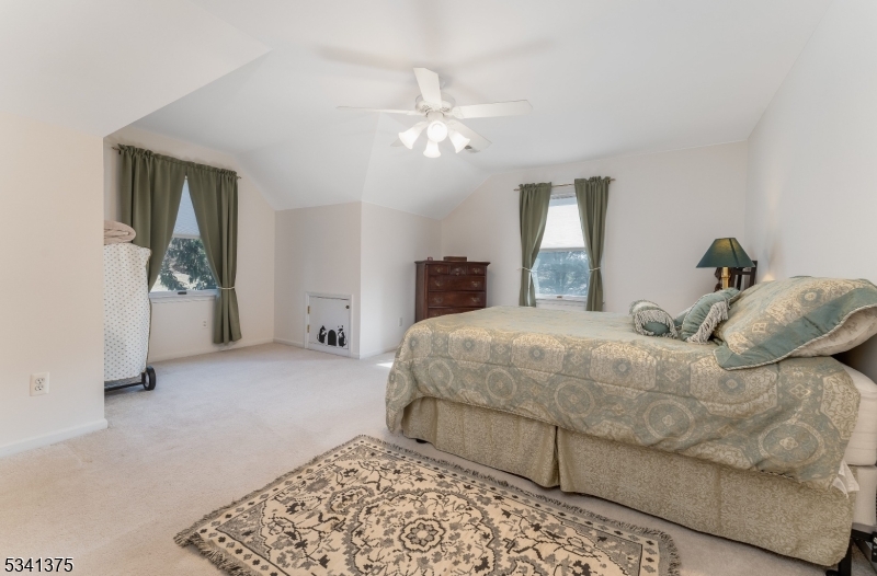 10 KELSEY FARM ROAD
