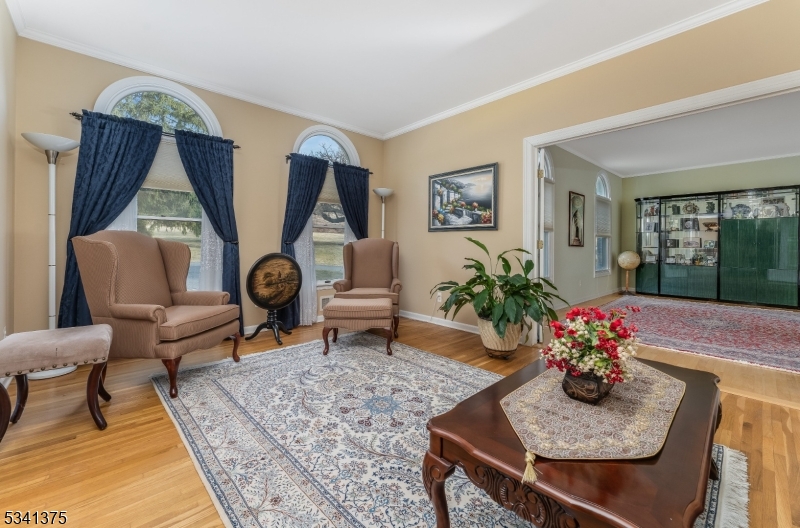 10 KELSEY FARM ROAD