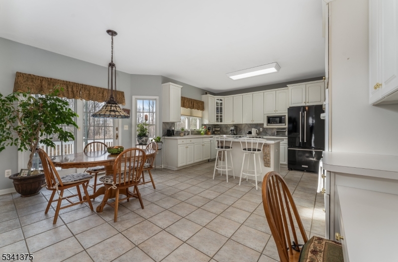 10 KELSEY FARM ROAD