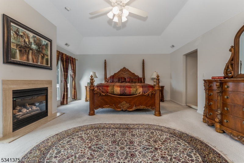 10 KELSEY FARM ROAD