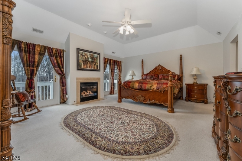 10 KELSEY FARM ROAD
