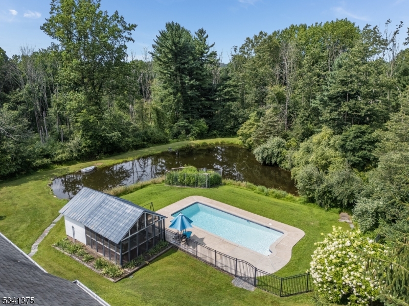 10 KELSEY FARM ROAD
