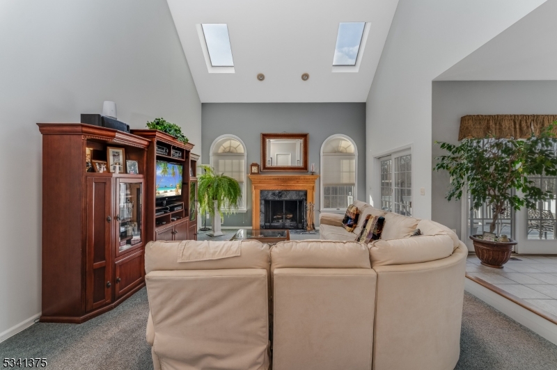 10 KELSEY FARM ROAD
