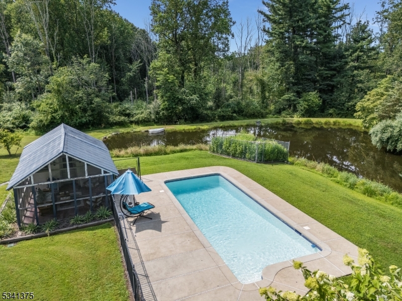 10 KELSEY FARM ROAD