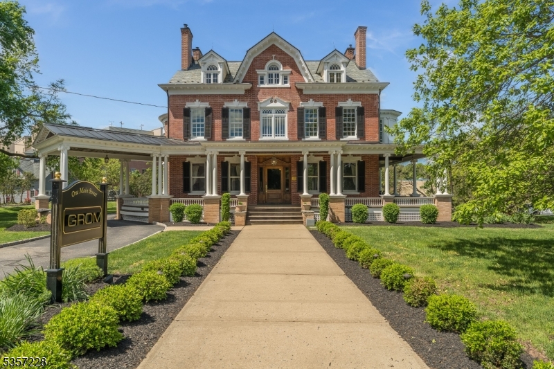1 Main St