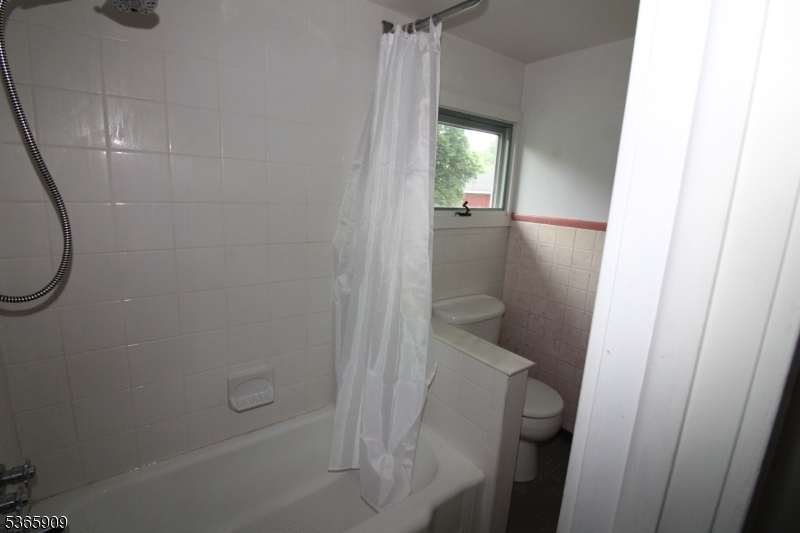 471 Milford Warren Glen Rd
