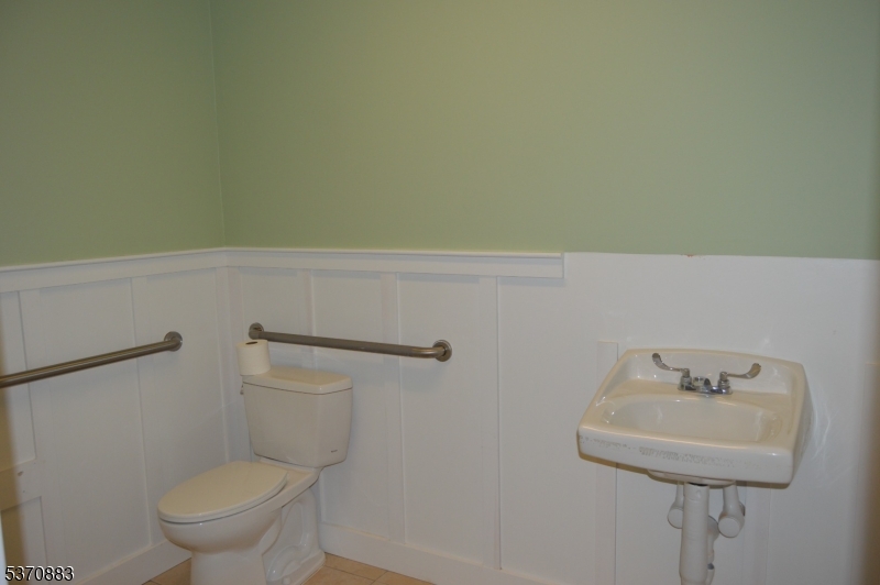 431 Route 22 East Suite 7