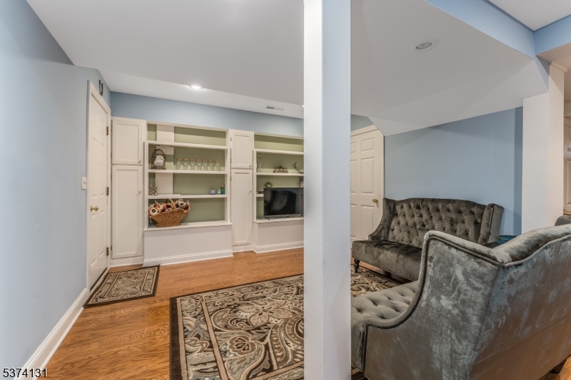 919 Iron Bridge Rd