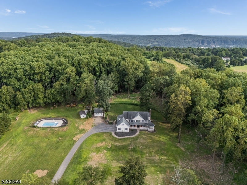 7 Berkshire Way