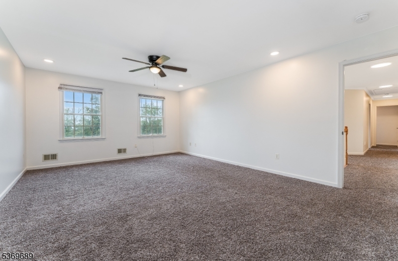 7 Berkshire Way