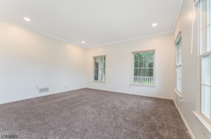 7 Berkshire Way