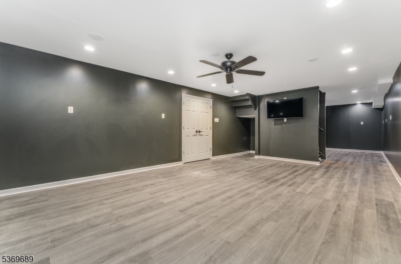 7 Berkshire Way