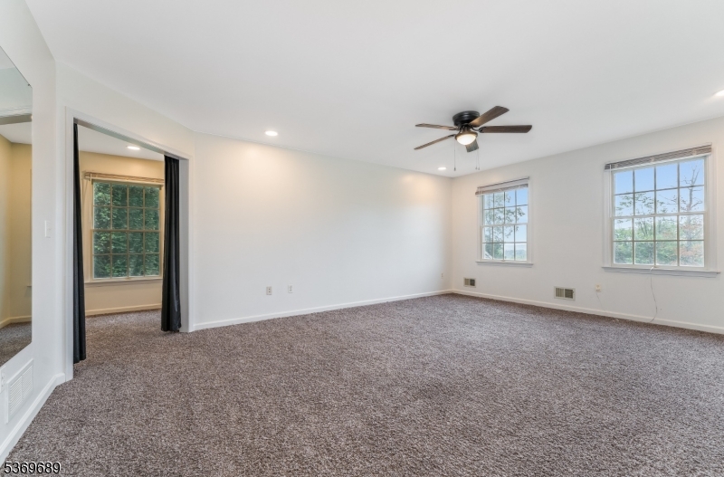 7 Berkshire Way