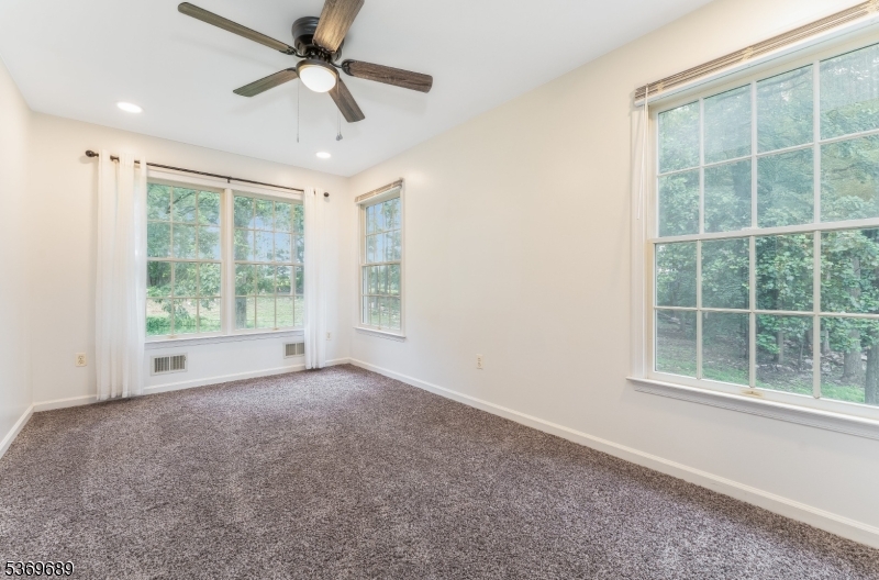 7 Berkshire Way