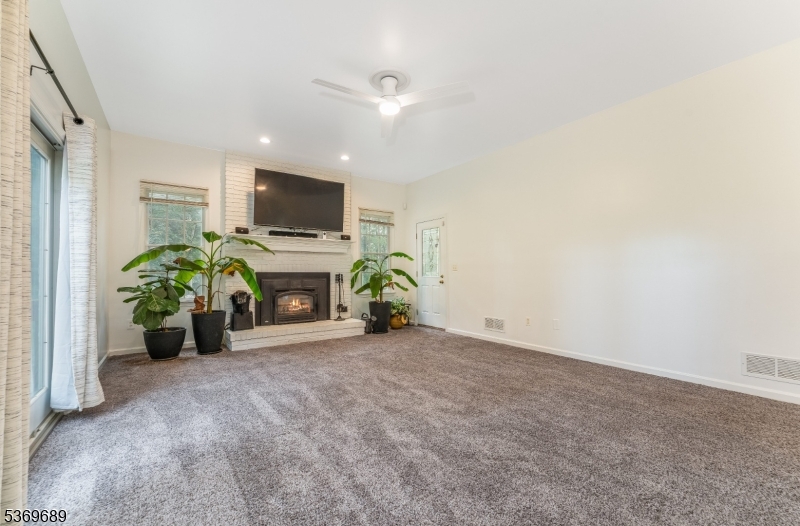 7 Berkshire Way
