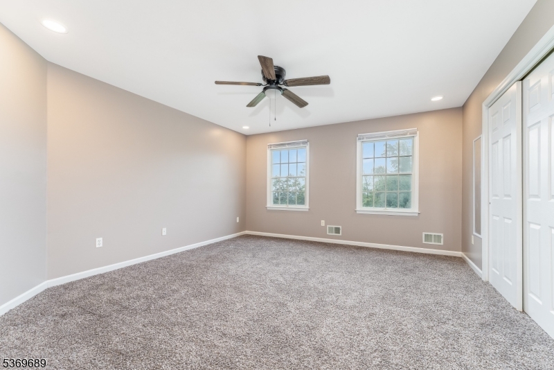 7 Berkshire Way