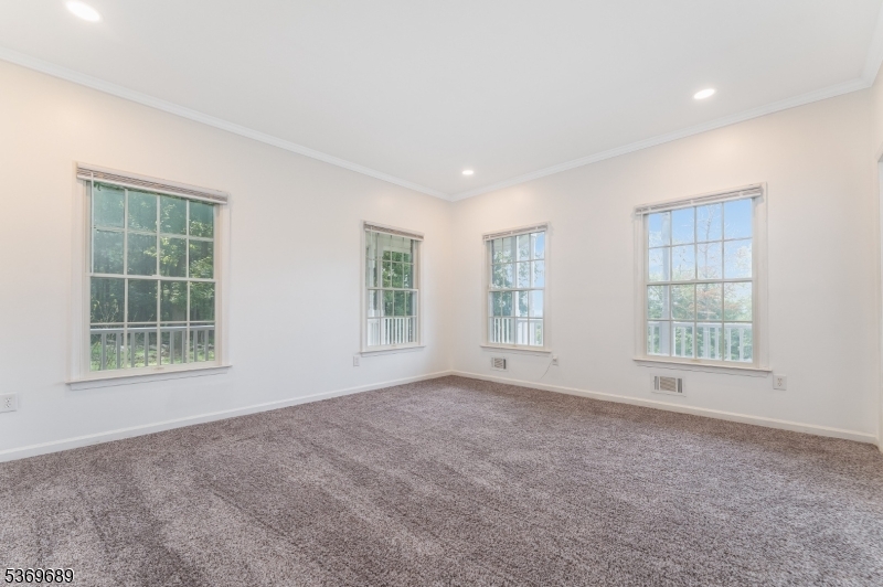 7 Berkshire Way