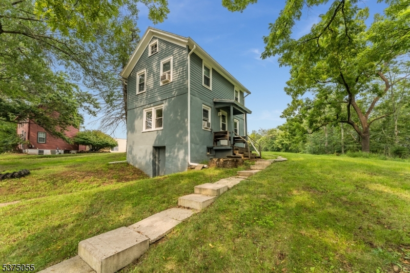 22 Allen St