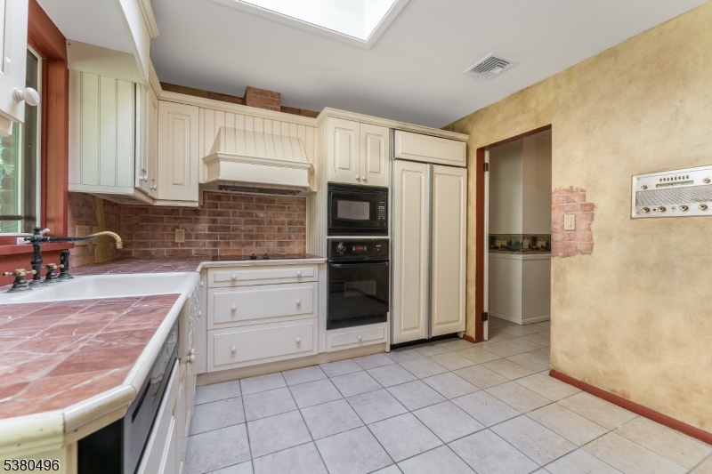 1297 Hemlock Dr
