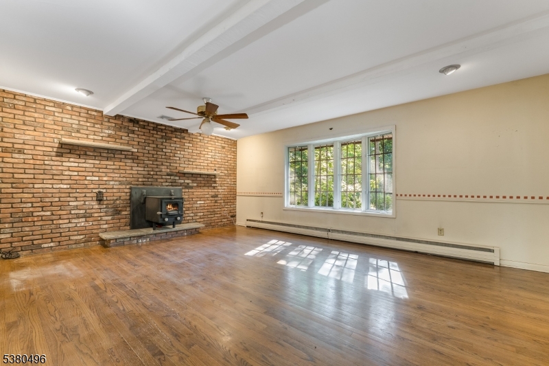 1297 Hemlock Dr