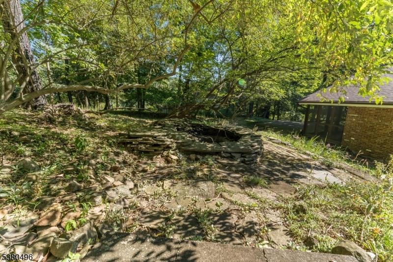 1297 Hemlock Dr
