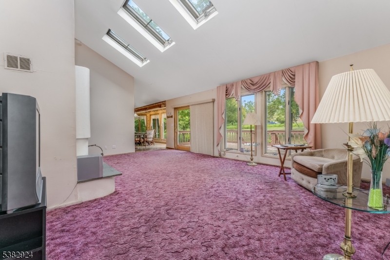 42 Pine Hill Rd