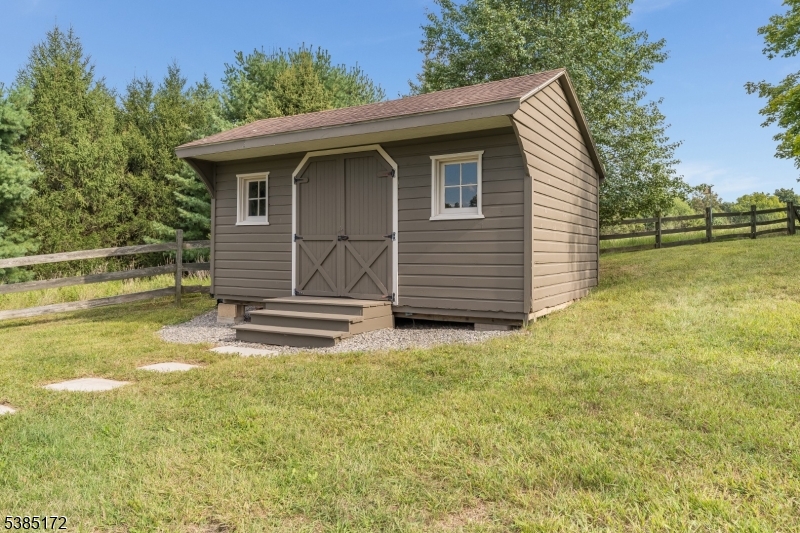 70 Sidney School Rd