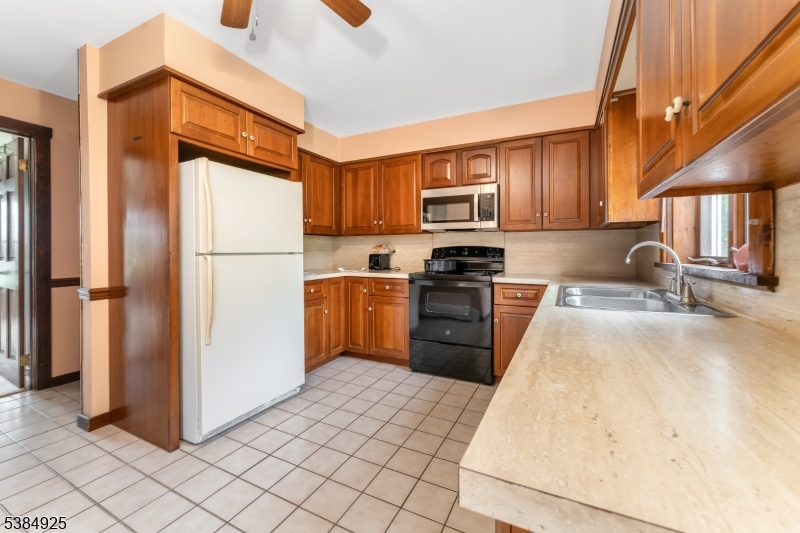 215 Stamets Rd