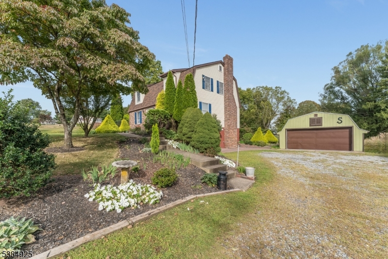 215 Stamets Rd