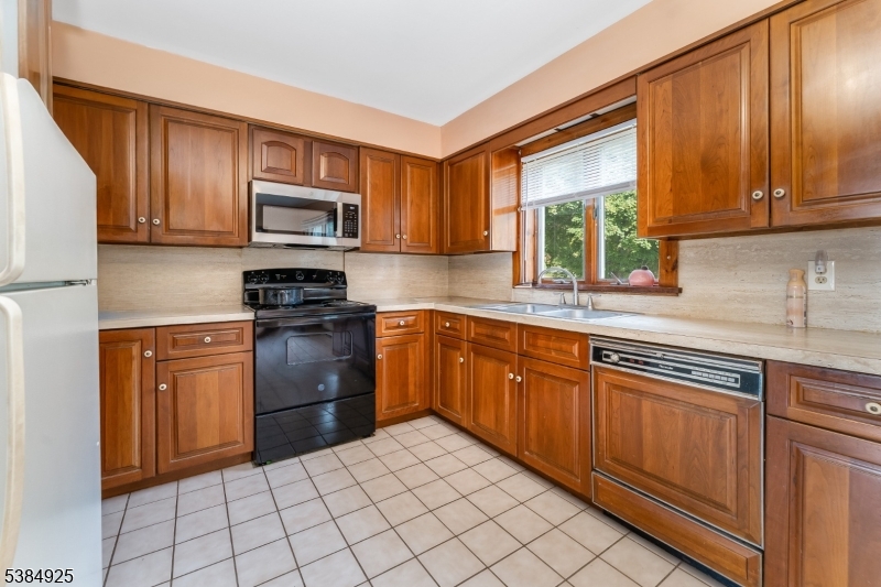 215 Stamets Rd