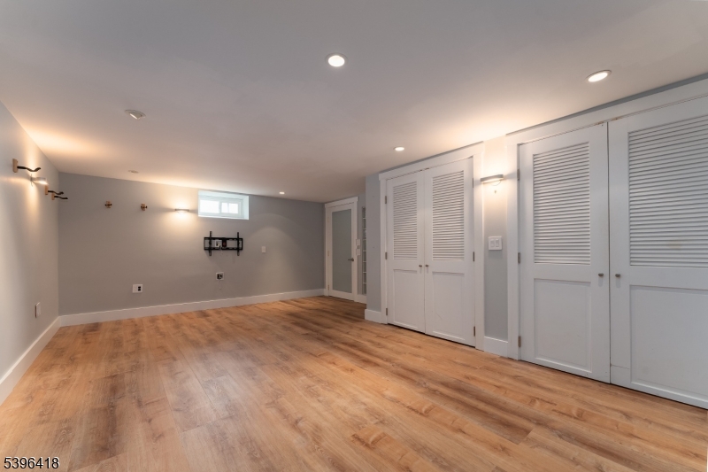 31 CHERRYVILLE HOLLOW ROAD